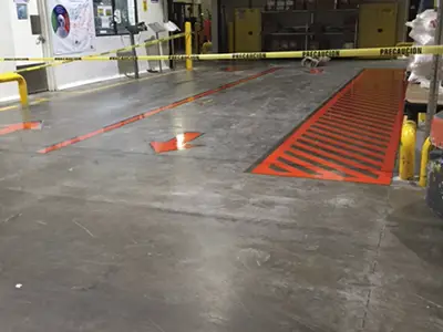 Pisos Industriales con Señalética Pisos Industriales con Señalética